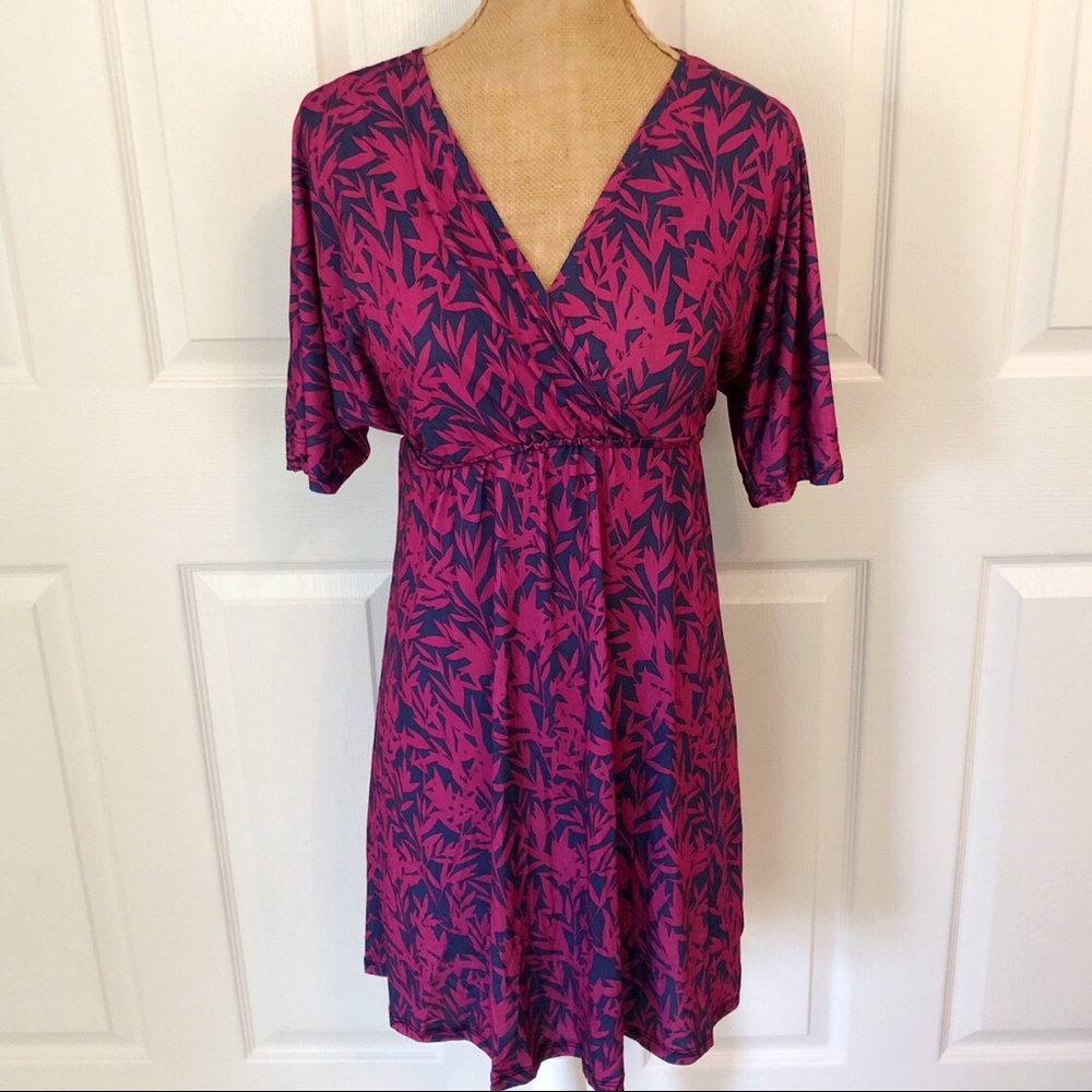 NWT Top It Off Palm Jungle Surplice Front Dress M - Picture 1 of 5